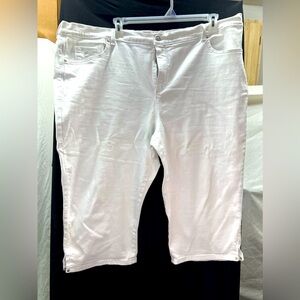 Gloria Vanderbilt White Capri Jeans All Around Slimming Effect size 24W